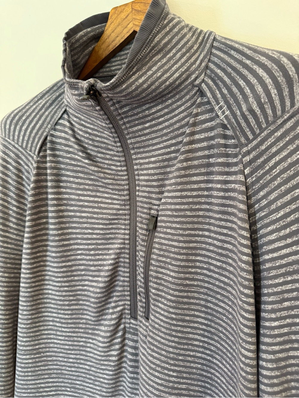 Lululemon 1/2 Zip Pullover – Grey Stripe